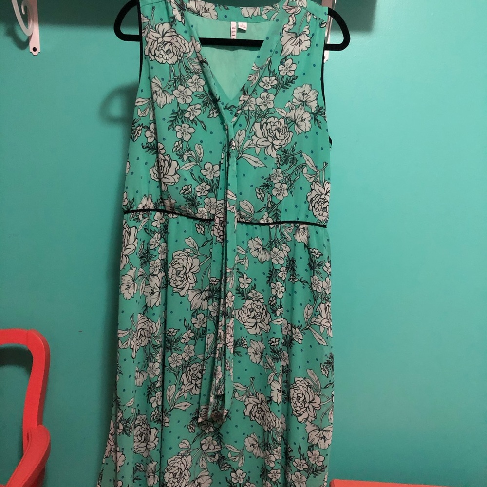 Elle Floral Dress - Picture 3 of 7